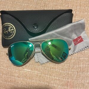 Ray-Ban Gold Aviator Sunglasses with Green Mirrored Lenses